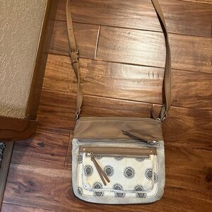 MYRA CROSSBODY. EUC